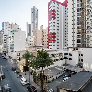 Em Frente Ao Shopping Atlântico! Ampla Sacada, Garagem E Ar Condicionado! Balneário Camboriú